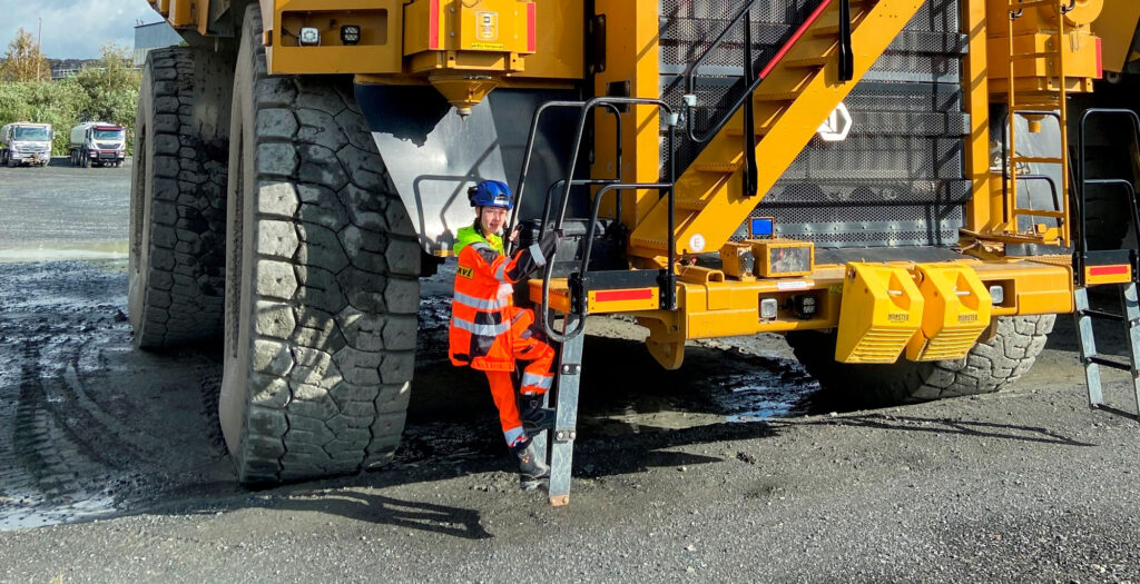 Jenna Puhakka murtaa kaivostoiminnan myyttejä